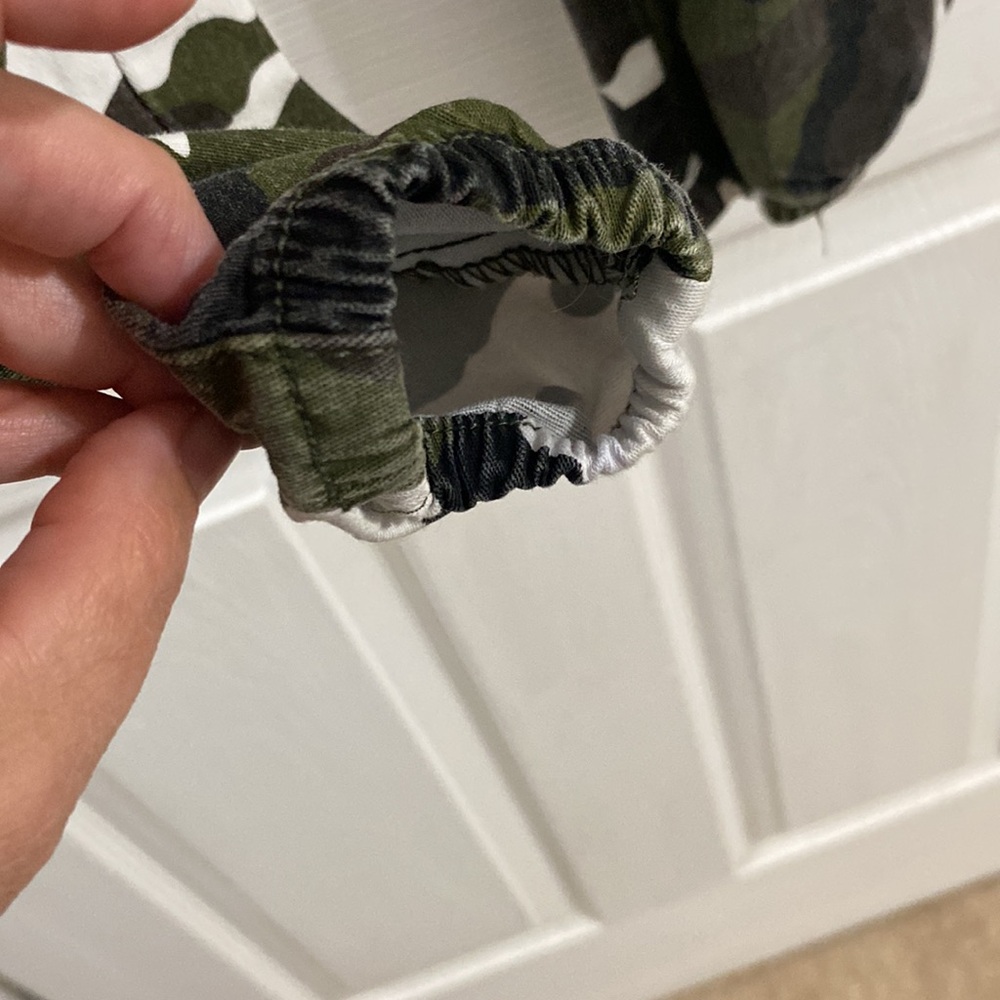 Camouflage Cargo Stretch Pants with Pockets - Picture 2 of 2